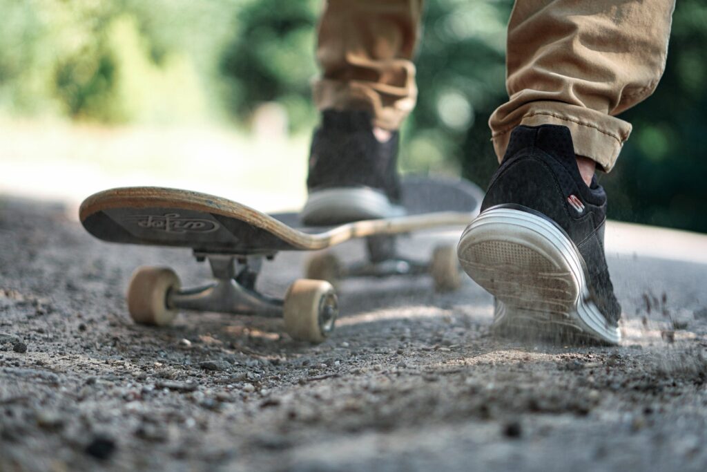 man-skateboard-gratis-ontwikkeladvies-werkenden